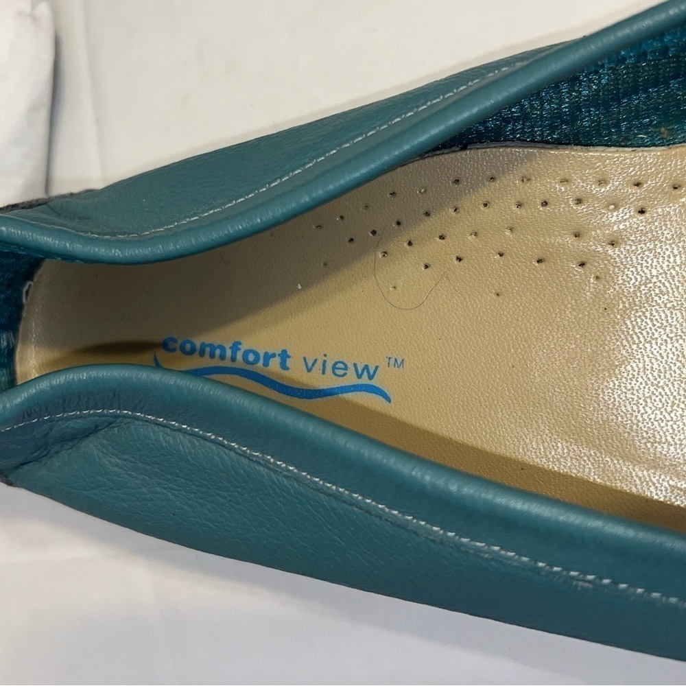Teal leather Moccasins with beadwork size 10m - Picture 3 of 5